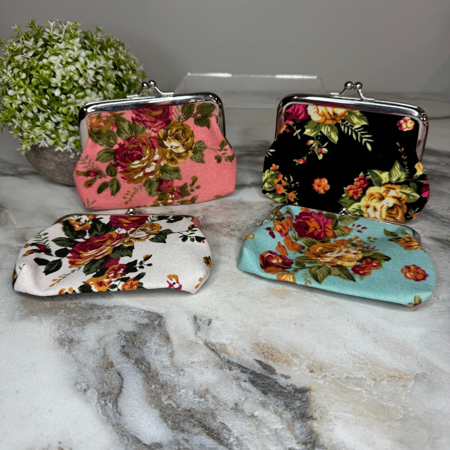 Clamshell Coin Purse Wallet (Medium) - Floral