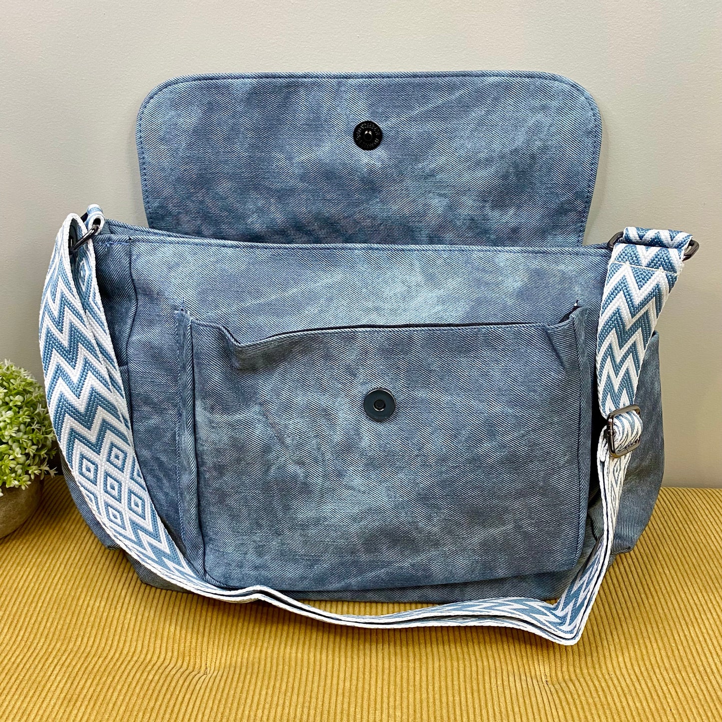 Elizabeth Flap Messenger Bag